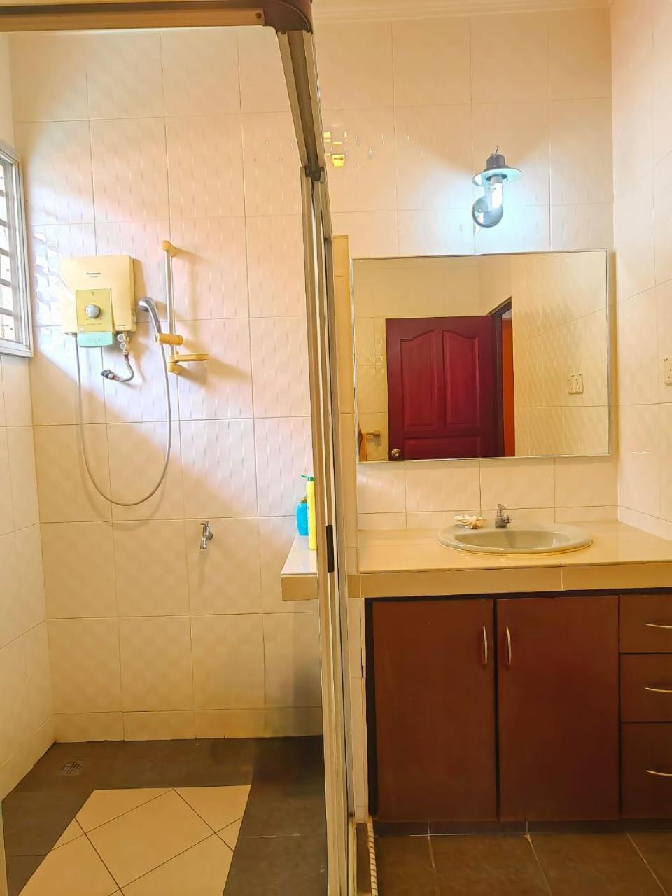 Aaronl Homestay Кота-Кінабалу Екстер'єр фото